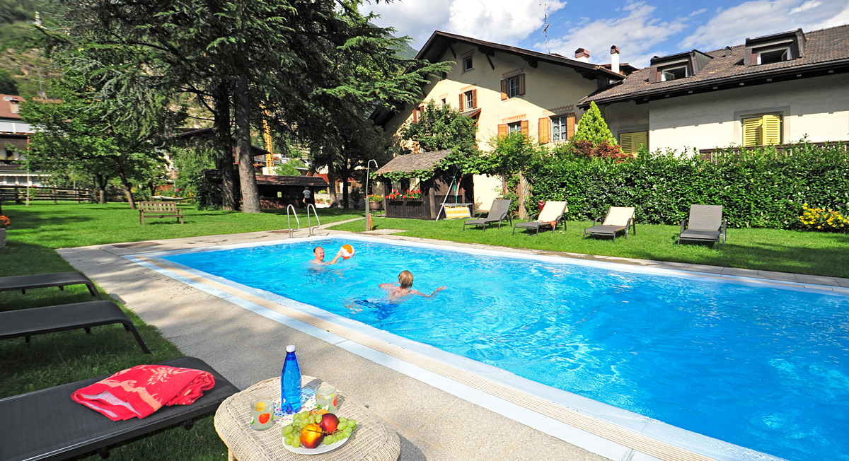 Ihre Ferienwohnung mit Schwimmbad im Vinschgau für ein perfektes Urlaubszuhause